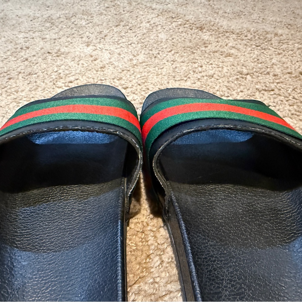 Italian Slides with Red and Green Stripes - Picture 4 of 9